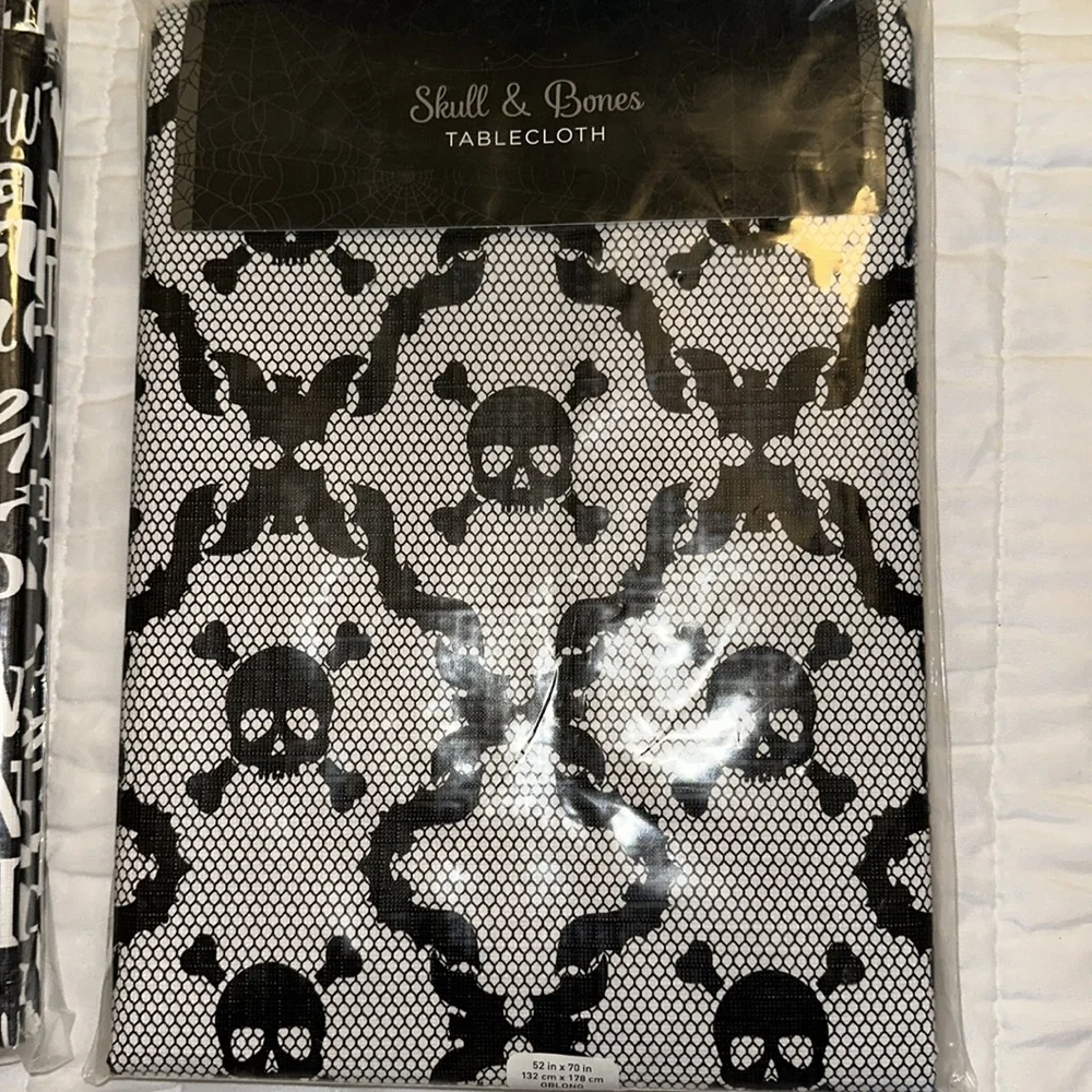 🆕2 Oblong Halloween Tablecloths